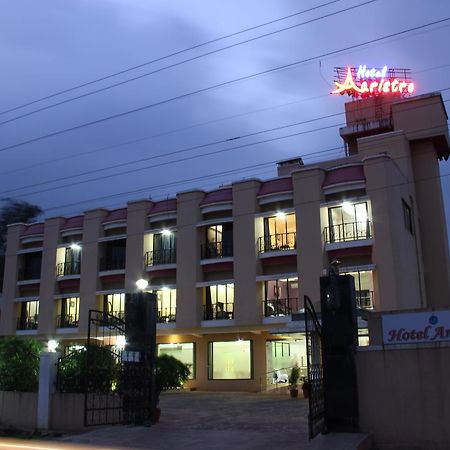 לונבלה Hotel Aristro מראה חיצוני תמונה