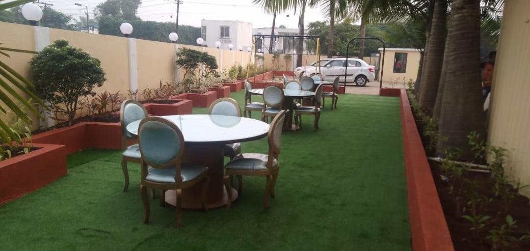 לונבלה Hotel Aristro מראה חיצוני תמונה