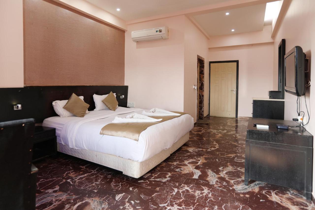 לונבלה Hotel Aristro מראה חיצוני תמונה