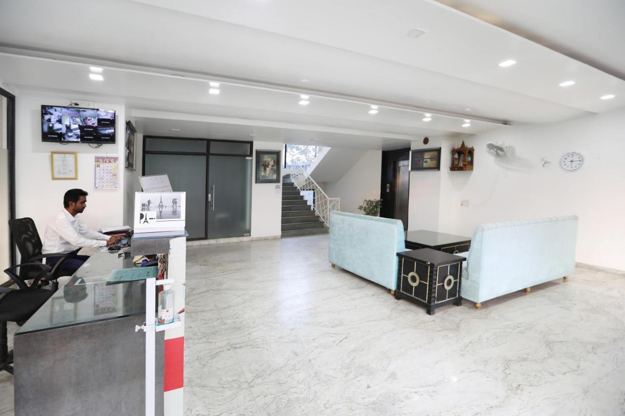 לונבלה Hotel Aristro מראה חיצוני תמונה