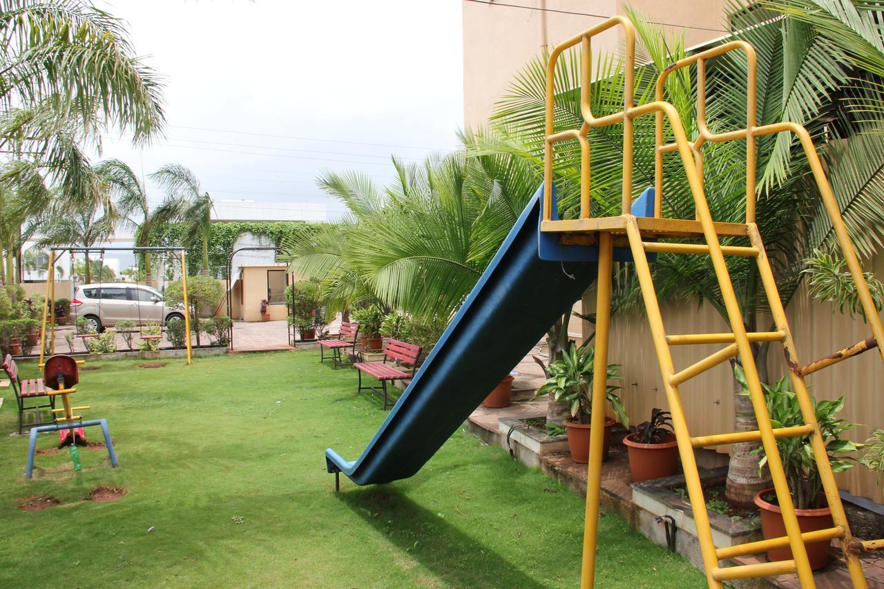 לונבלה Hotel Aristro מראה חיצוני תמונה