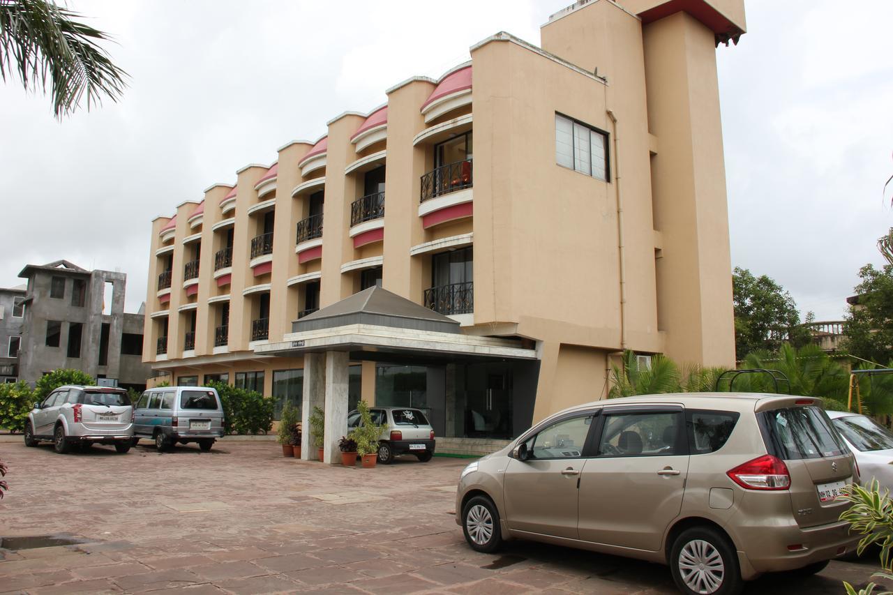 לונבלה Hotel Aristro מראה חיצוני תמונה