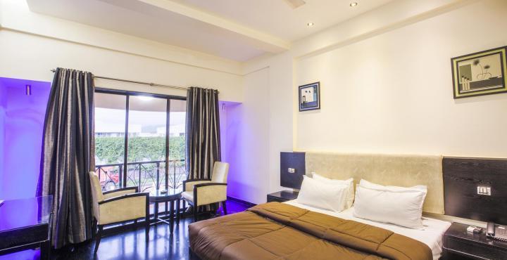 לונבלה Hotel Aristro מראה חיצוני תמונה