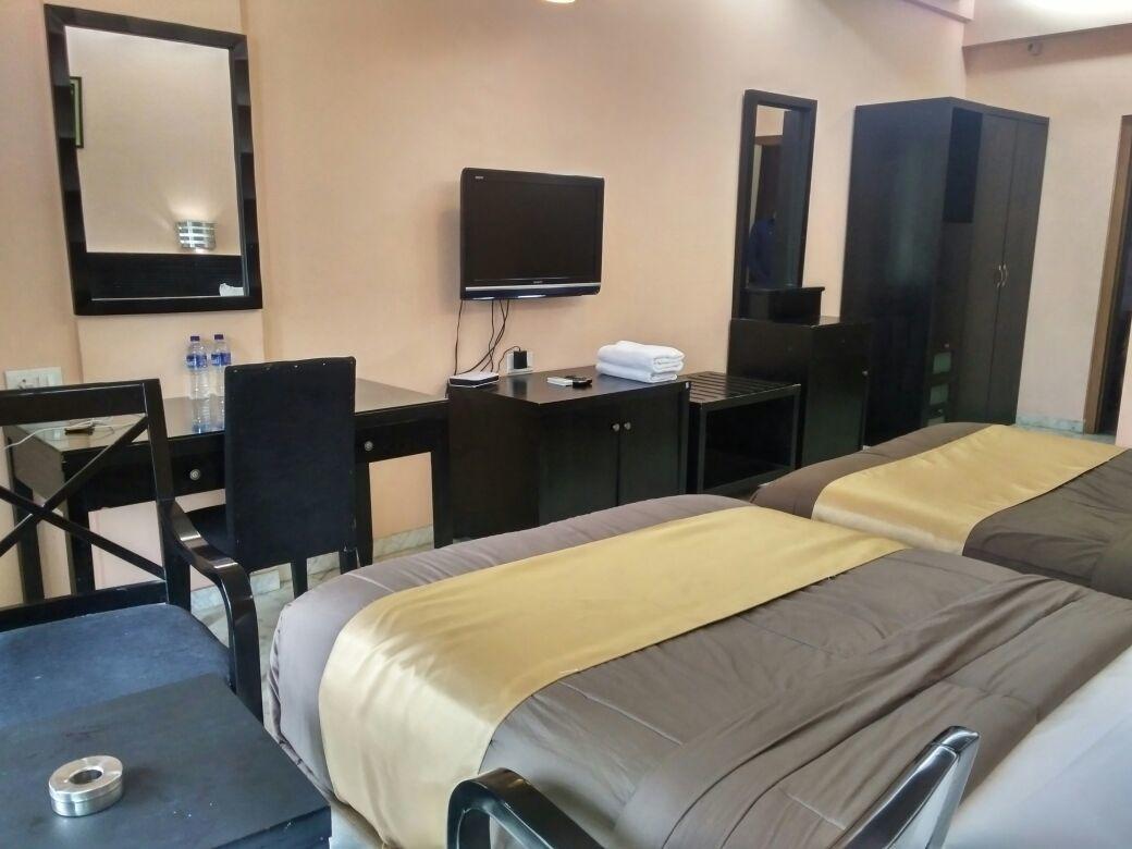 לונבלה Hotel Aristro מראה חיצוני תמונה